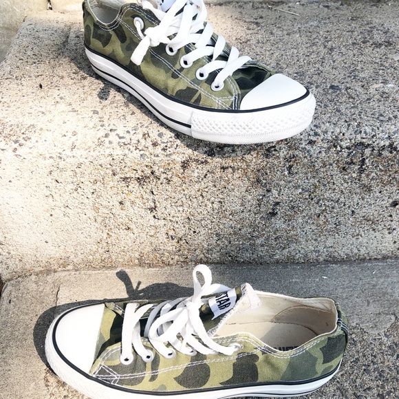 Converse Shoes - Converse Low Top Sneakers 7